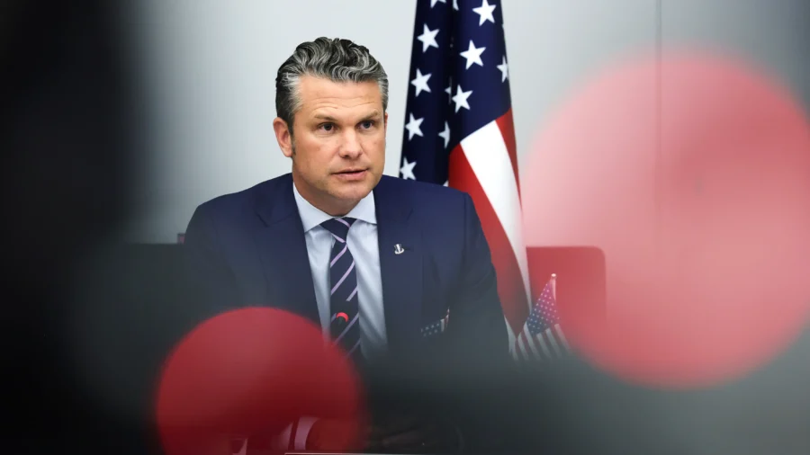 LIVE: US Secretary of War and Japanese Defense Minister Hold Joint News Conference in Tokyo