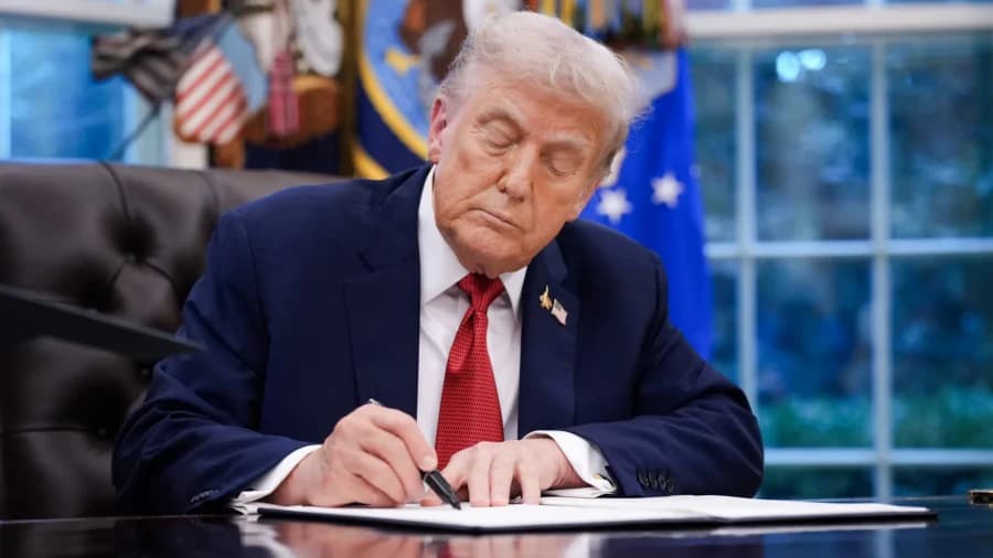 Trump Signs Bill to End Government Shutdown