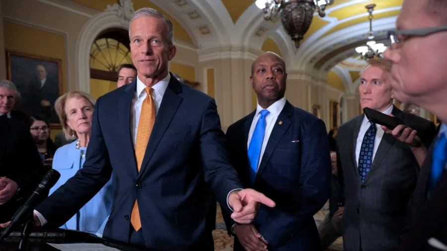 Republicans Offer to Rehire Federal Workers, Democrats Insist on Demands to Reopen Government