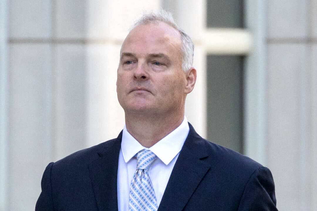 Trump Pardons Ex-Police Sergeant Convicted of Acting as CCP Agent