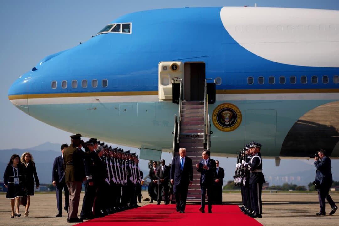 Trump Arrives in South Korea for Summit With Regional Leaders